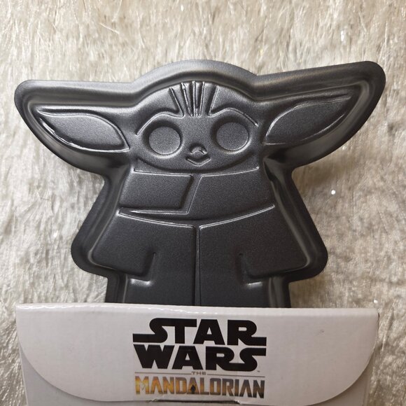 Frankford’s Star Wars The Child Grogu Baby Yoda Pancake Skillet - Picture 4 of 5